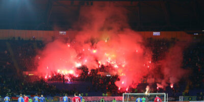 fumigène et stade de foot