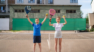 vêtements sportifs pour enfants